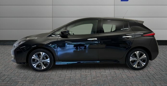 Nissan Leaf 110Kw N-connecta 39Kwh Black #4