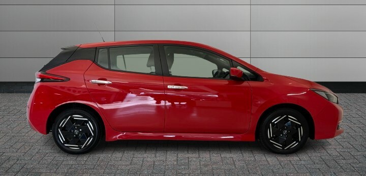 Nissan Leaf 59Kwh E Tekna Hatchback 217 Ps Red #8