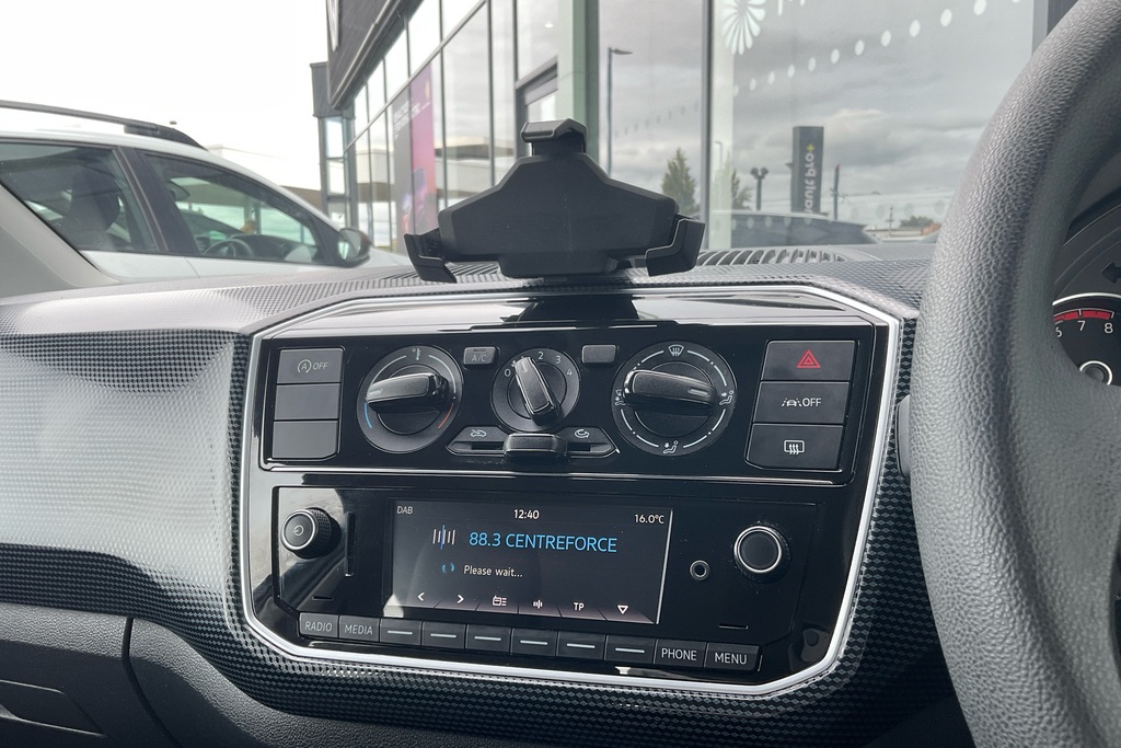 Volkswagen Up 1.0 Up Red #37