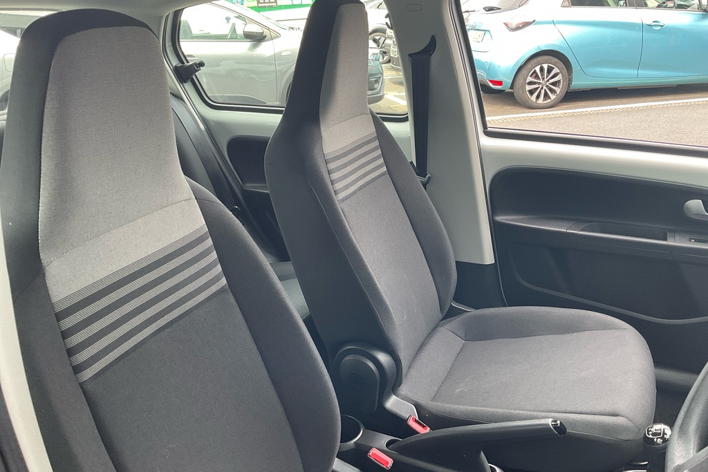 Volkswagen Up 1.0 Up Red #35