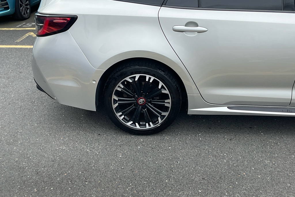Toyota Corolla 1.8 Vvt-i Hybrid Gr Sport Cvt Silver #3