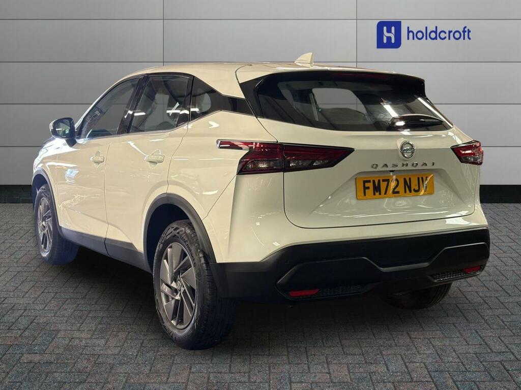 Nissan Qashqai 1.3 Dig-t Mh Acenta Premium White #3