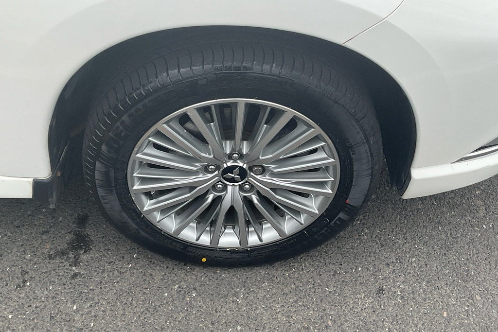 Mitsubishi Outlander 2.4 Phev 4H White #4