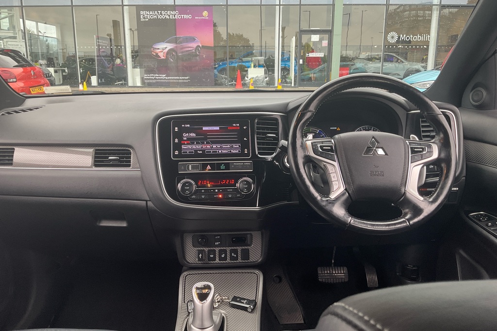 Mitsubishi Outlander 2.4 Phev 4H White #3