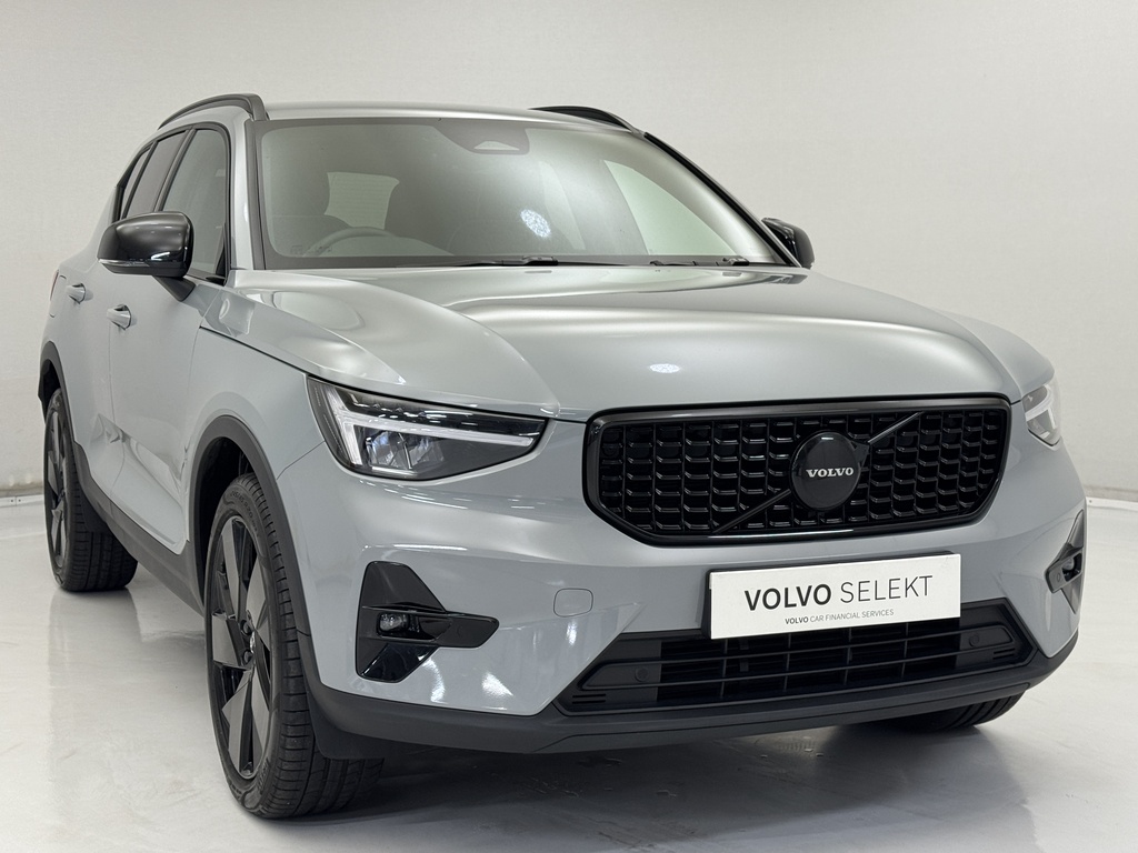 Volvo XC40 2.0 B3p Plus Black Edition Grey