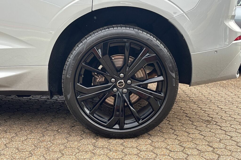 Volvo XC60 Plus Black Edition RA25NZG Grey #5