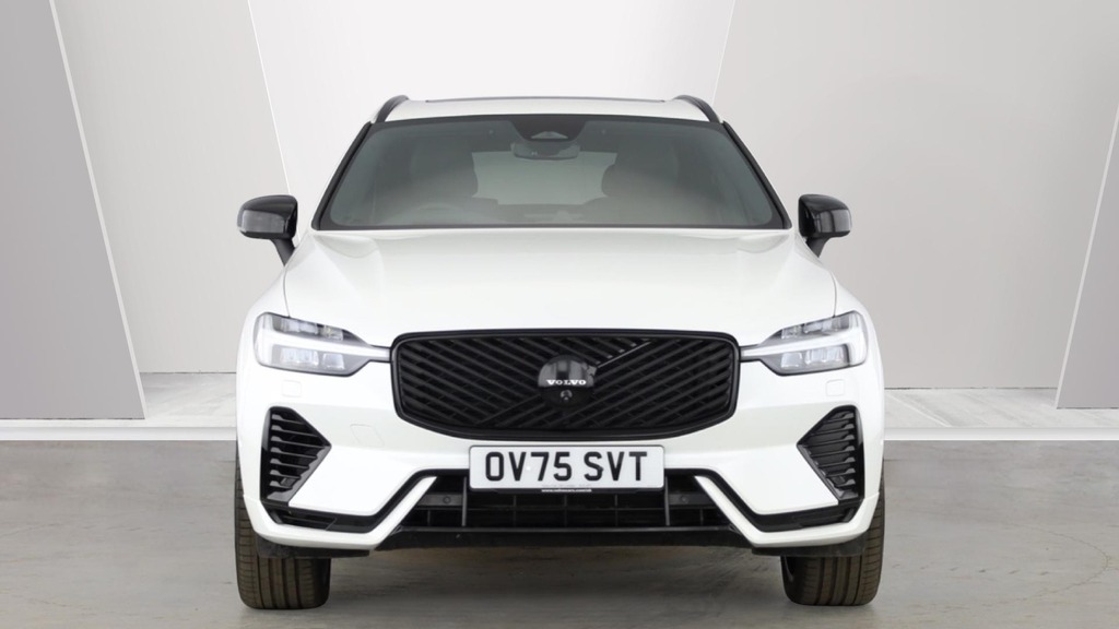 Volvo XC60 Ultra Black Edition White #3