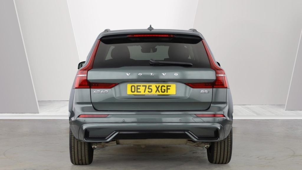 Volvo XC60 Plus Green #4