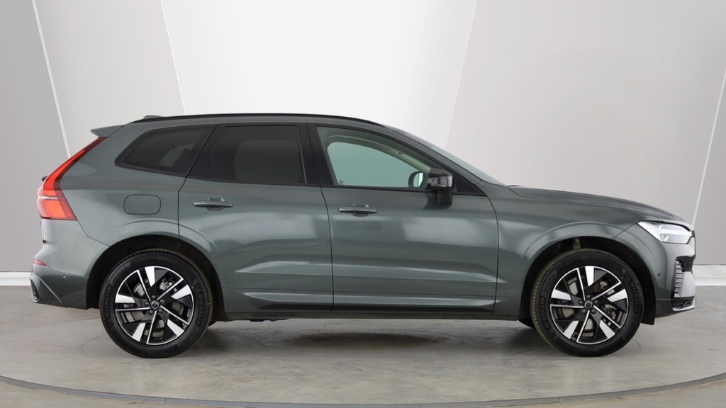 Volvo XC60 Plus Green #2