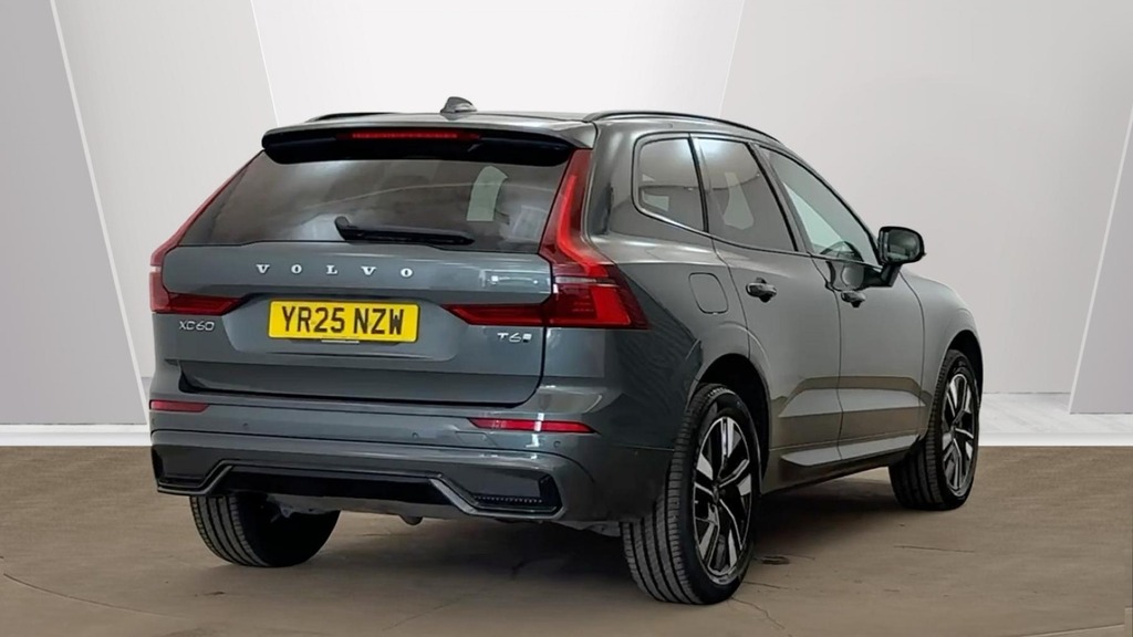 Volvo XC60 Plus Green #3