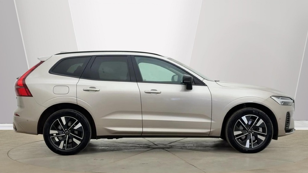 Volvo XC60 Plus Gold #2