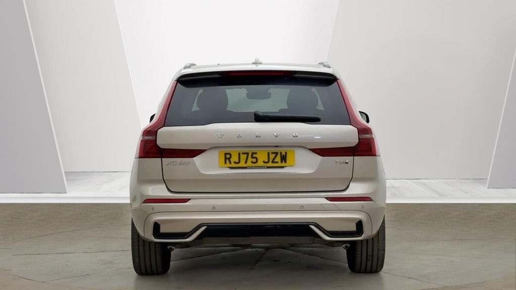 Volvo XC60 Plus Gold #4