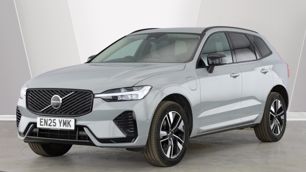 Volvo XC60 Plus Black Edition Black #7