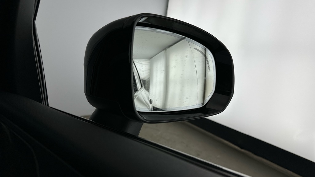 Volvo XC60 Plus Black Edition Black #21