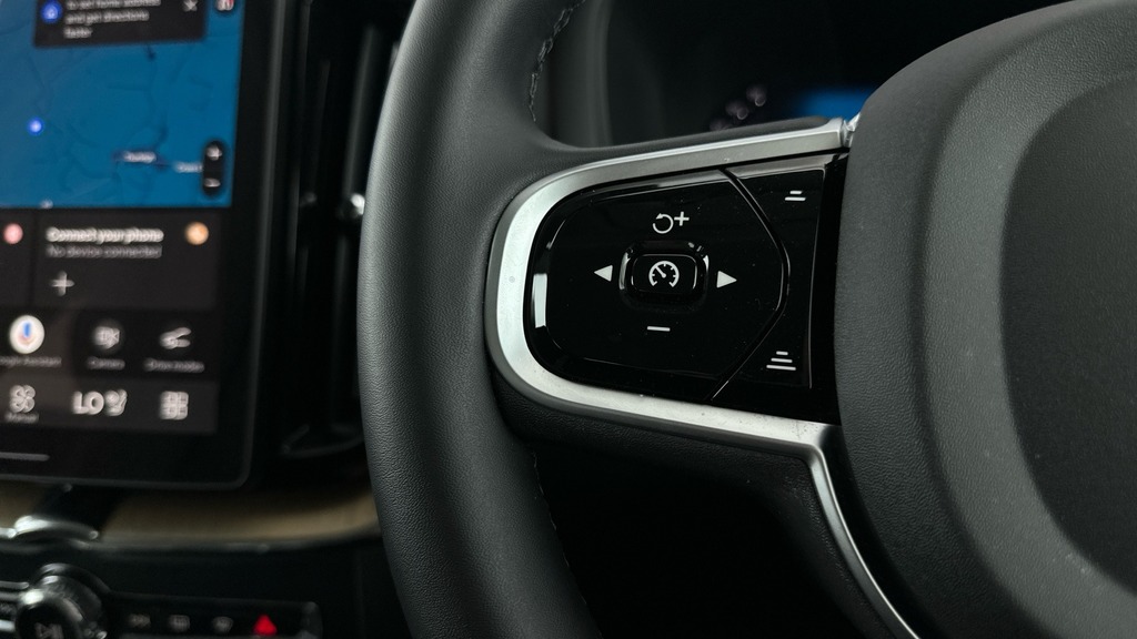 Volvo XC60 Plus Black Edition Black #24