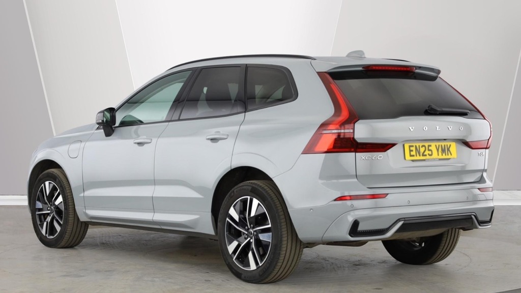 Volvo XC60 Plus Black Edition Black #8