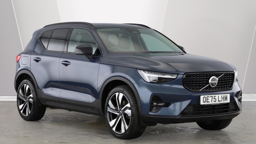 Volvo XC40 Ultra Dark Blue