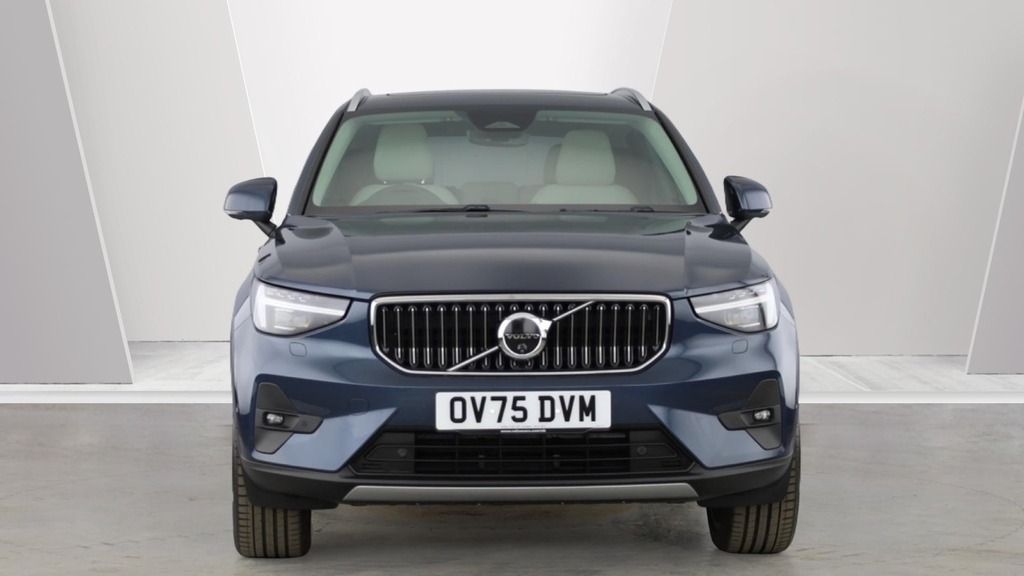 Volvo XC40 Ultra Bright Blue #3