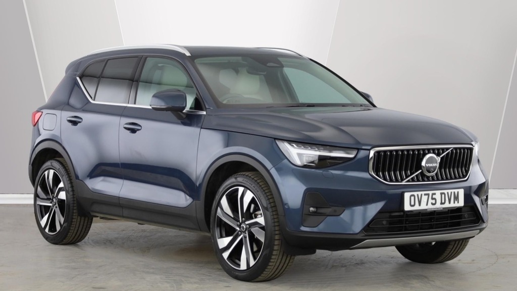 Volvo XC40 Ultra Bright Blue