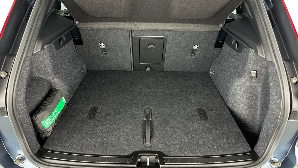Volvo XC40 2.0 B3p Core Green #14