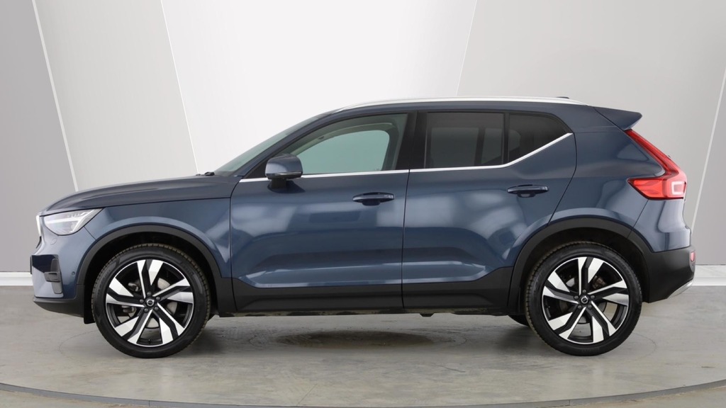 Volvo XC40 Ultra Bright Blue #5