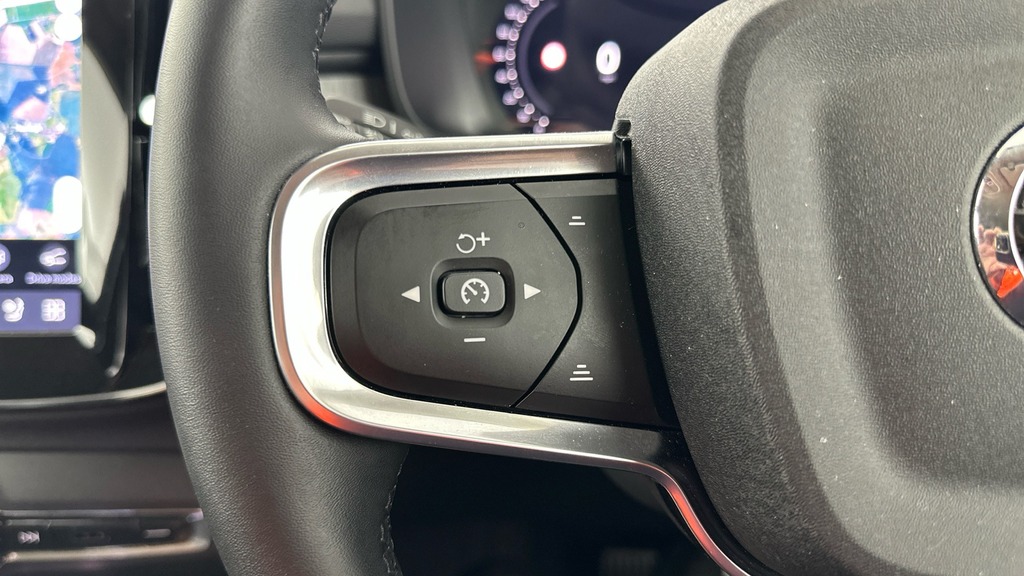 Volvo XC40 2.0 B3p Plus Dark  #18