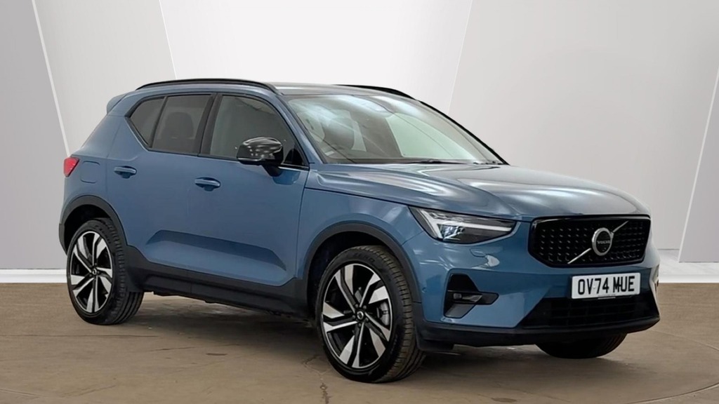 Volvo XC40 Ultra Dark Blue