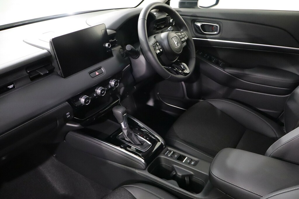 Honda Hr-V Advance White #2