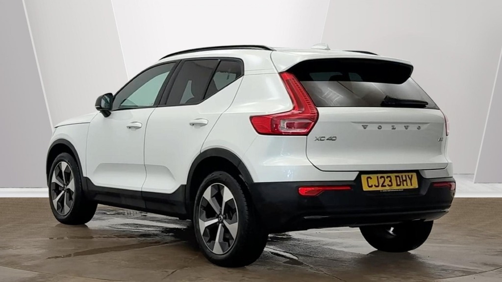 Volvo XC40 Ultimate White #5