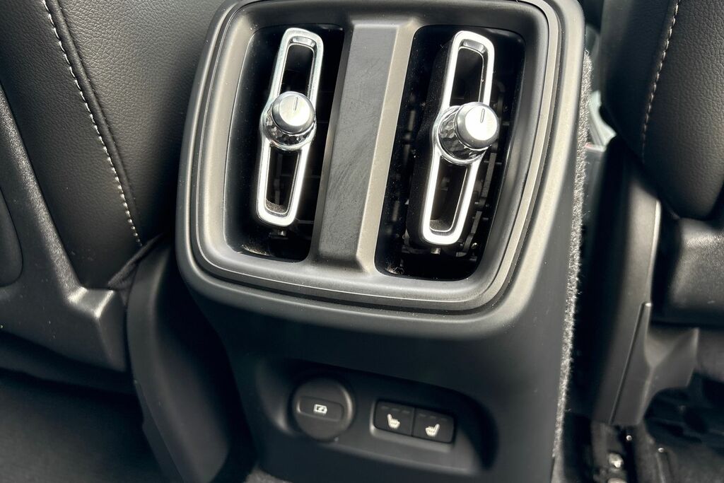 Volvo XC40 1.5L Core Black #25
