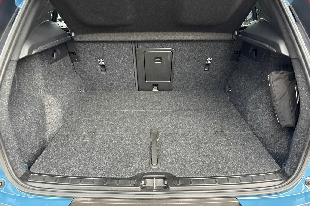 Volvo XC40 1.5L Core Black #8