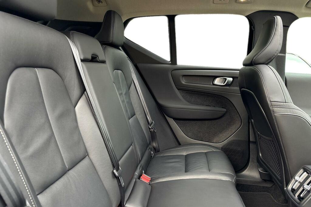 Volvo XC40 1.5L Core Black #17