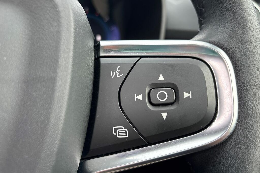 Volvo XC40 1.5L Core Black #12