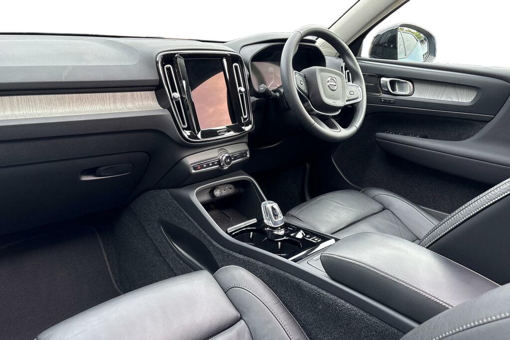 Volvo XC40 Ultimate Blue #2