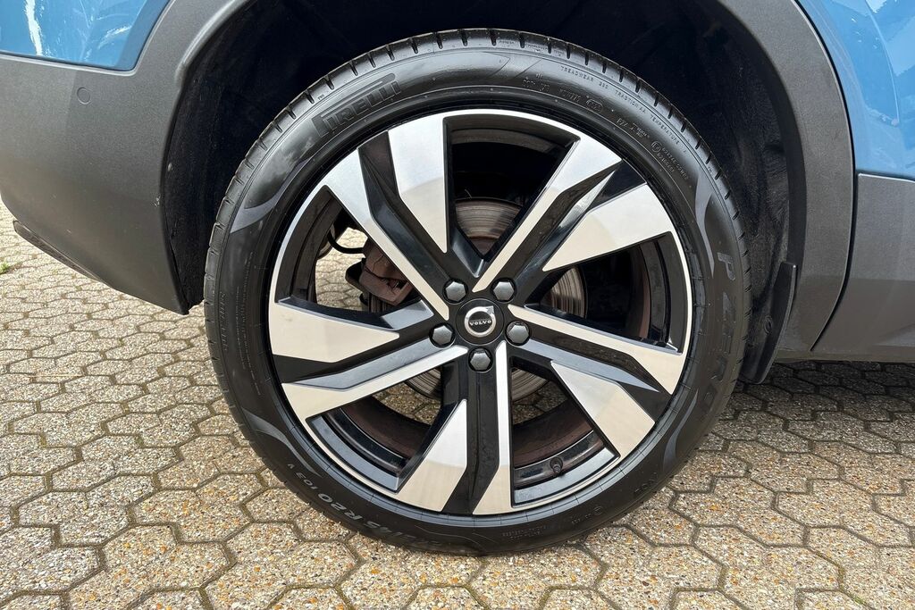 Volvo XC40 Ultimate Blue #5