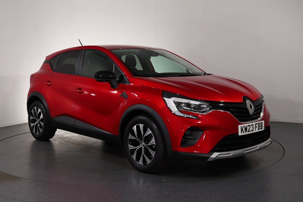 Renault Captur Evolution Red