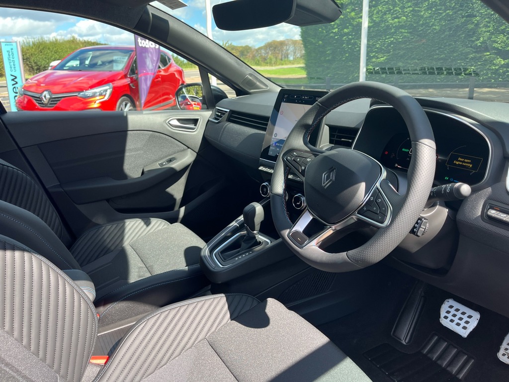 Renault Clio Hatchback Special Editions Lutecia Se #18