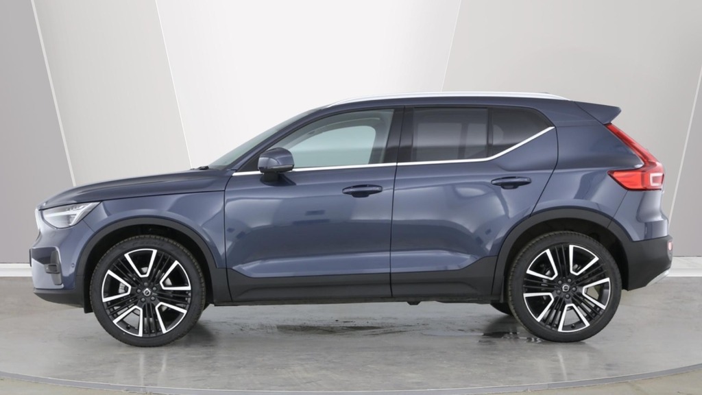 Volvo XC40 Ultra Bright Blue #5