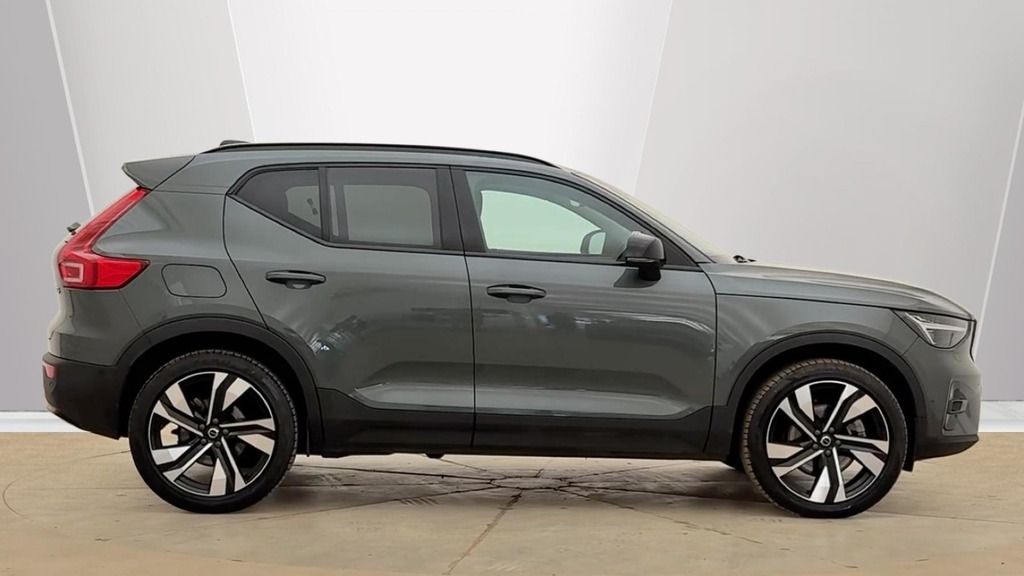 Volvo XC40 Ultra Dark Green #2