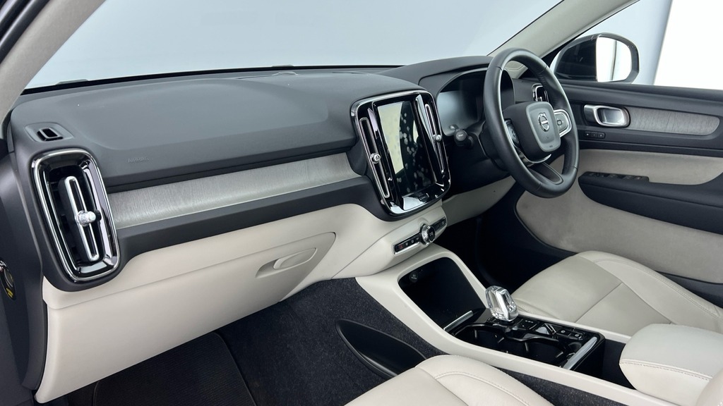Volvo XC40 Inscription Black #6