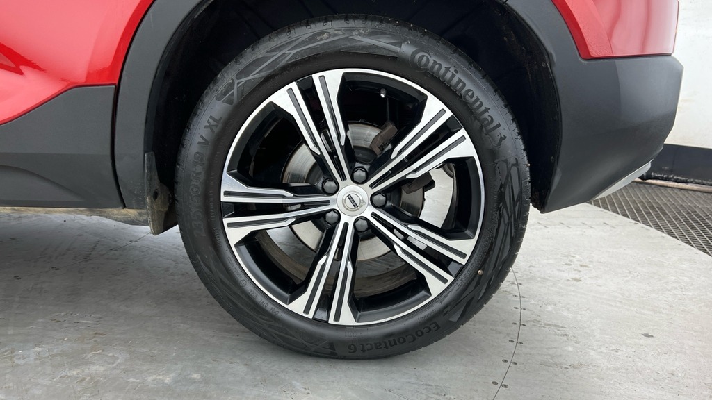 Volvo XC40 Inscription Red #4