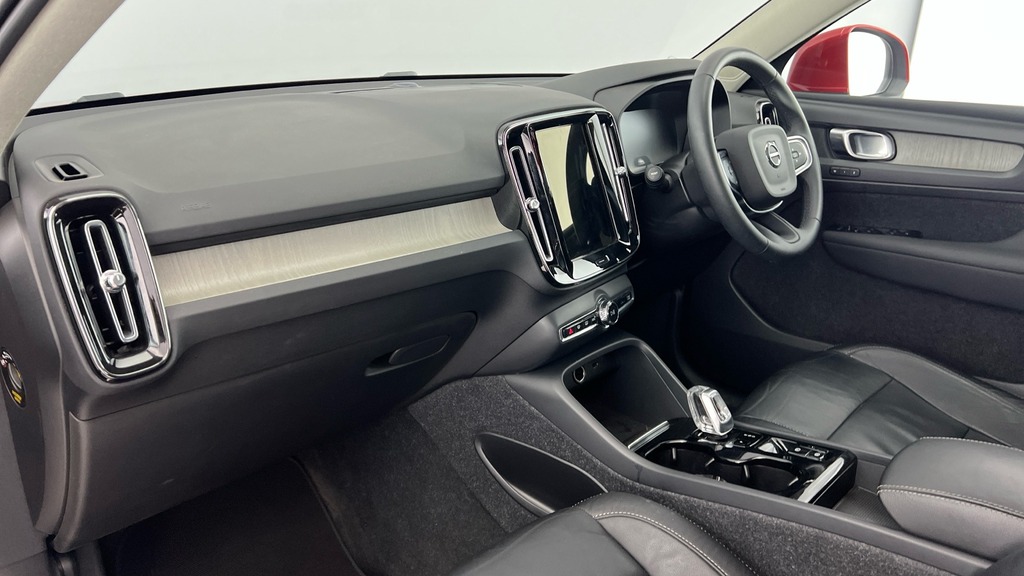 Volvo XC40 Inscription Red #6
