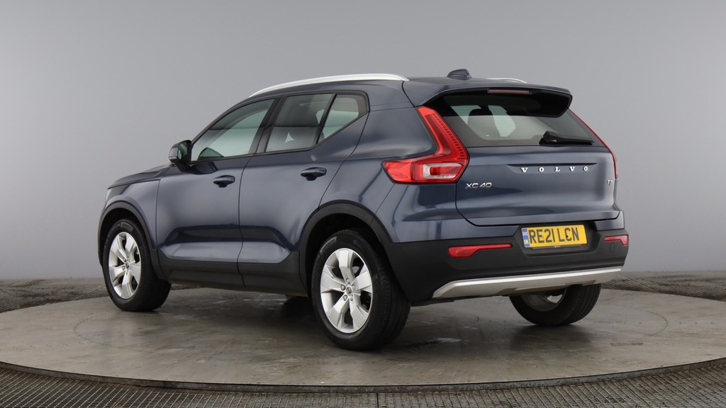 Volvo XC40 Momentum Blue #3