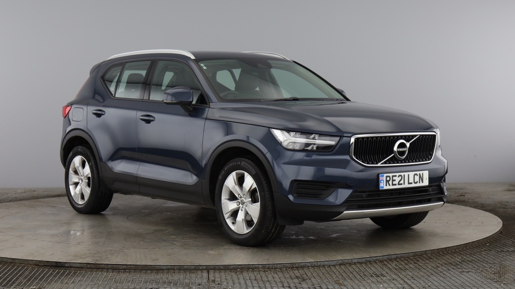 Volvo XC40 Momentum Blue