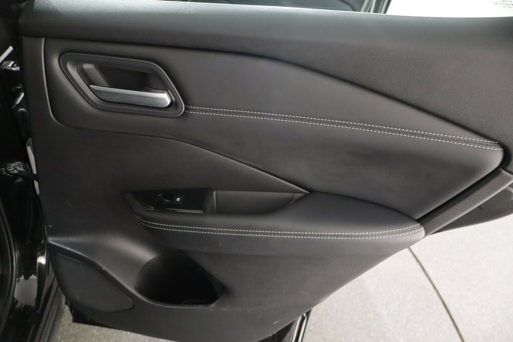 Nissan Qashqai Acenta Premium Black #25