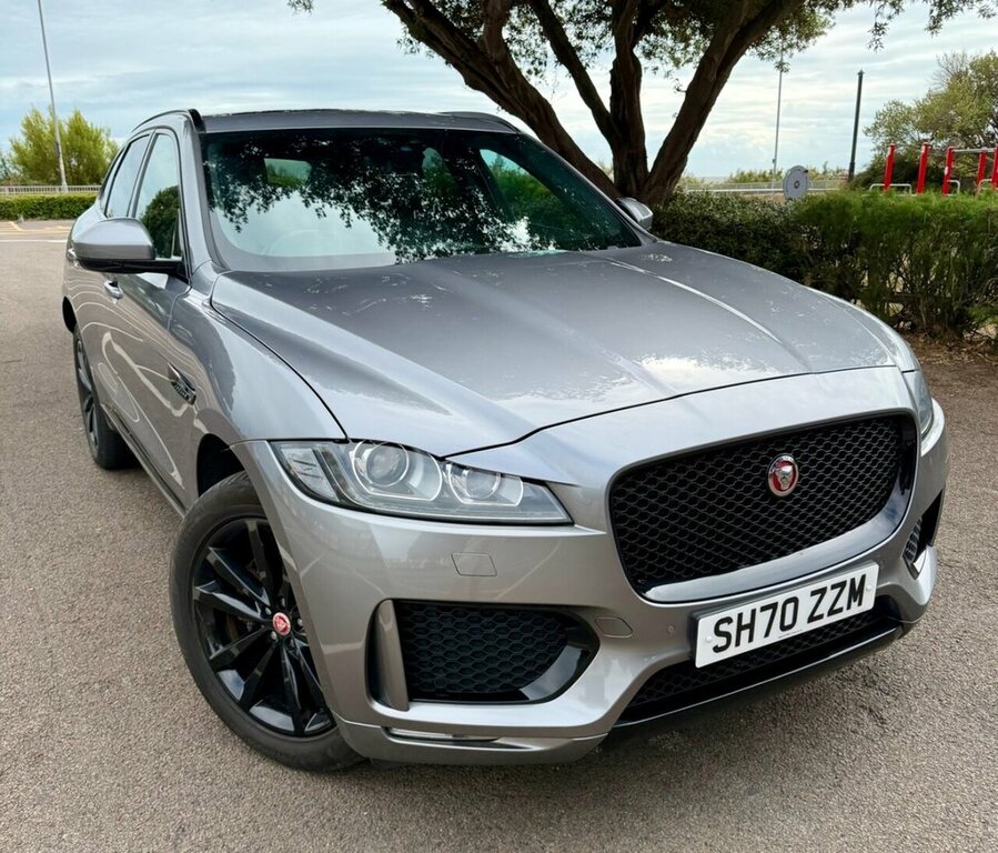 Jaguar F-Pace 2L Chequered Flag Grey
