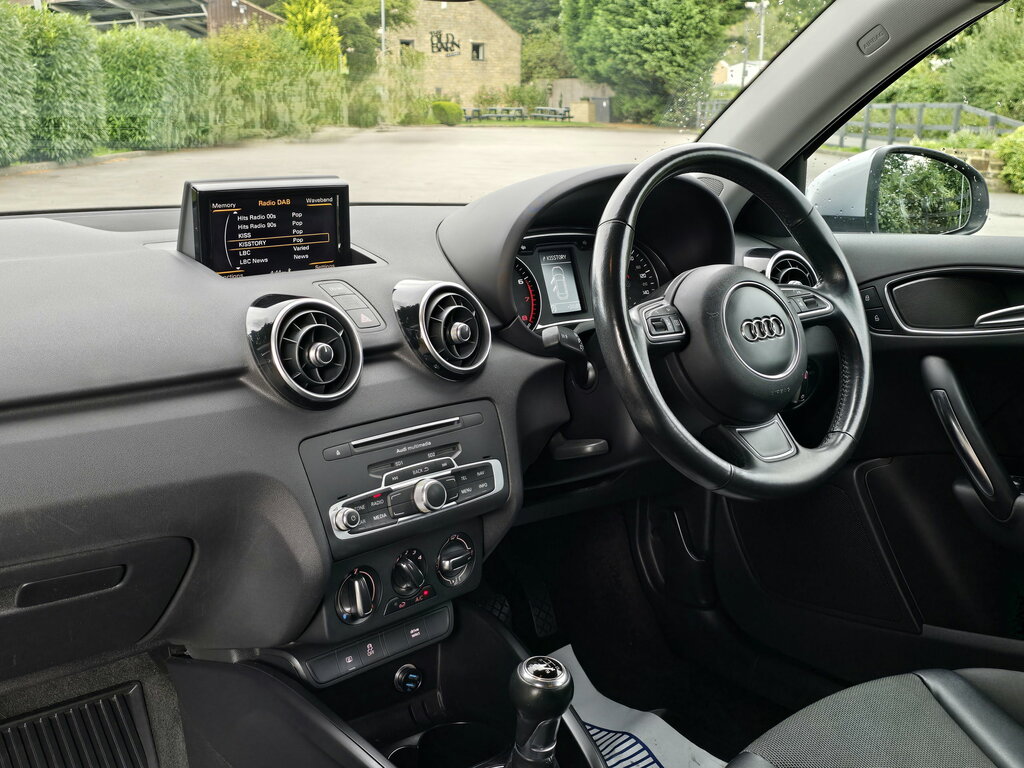 Audi A1 1.4 Tfsi Sport Sportback Euro 6 Silver #2