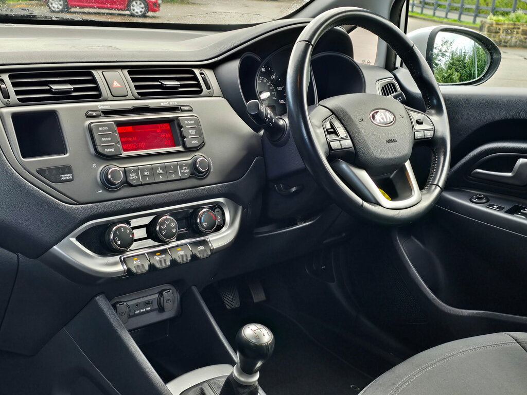 Kia RIO 1.25 Vr7 Hatchback Euro 5 84 Bh Silver #2