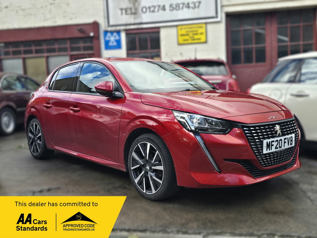 Peugeot 208 1.2 Puretech Allure Hatchback Eu Red