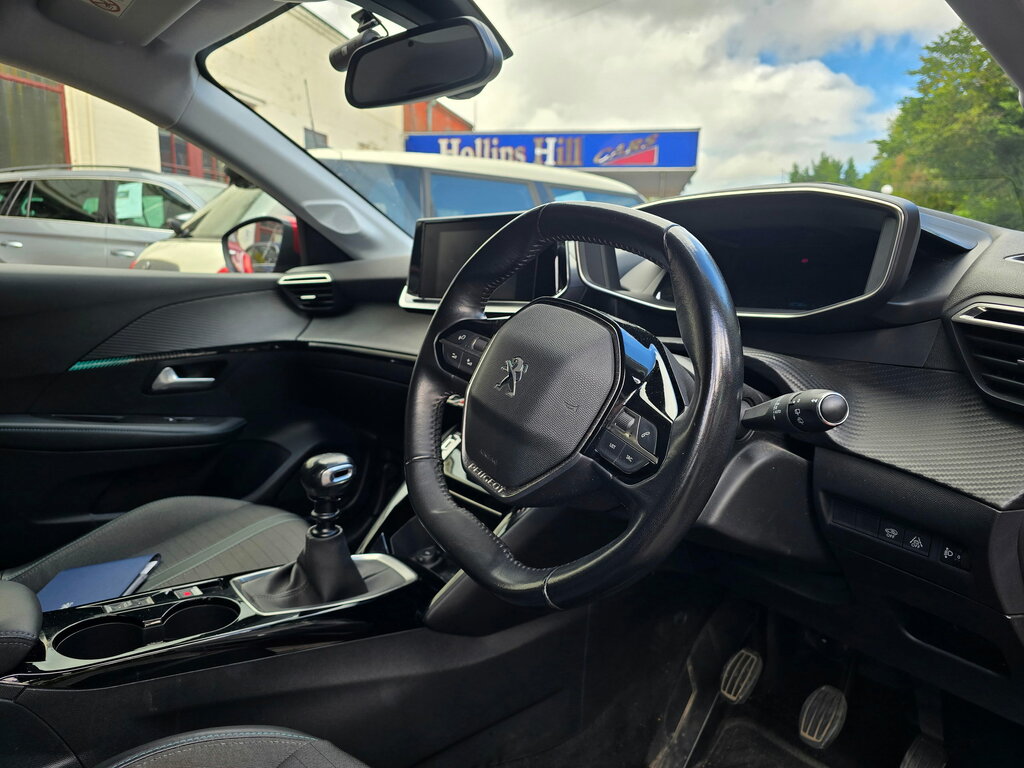 Peugeot 208 1.2 Puretech Allure Hatchback Eu Red #3